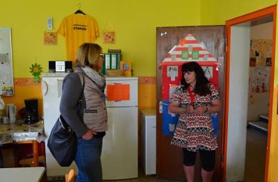 Im Gesprch mit einer Mitarbeiterin des Familienzentrums Grnhfe in Bremerhaven.