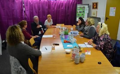 Im Gesprch mit den Mitarbeitern des Familienzentrums Louise-Schrder Strae in Bremerhaven.